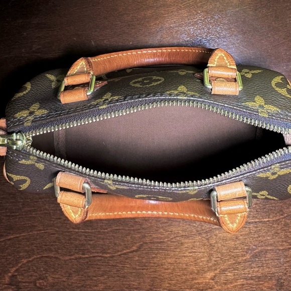 Authentic Louis Vuitton Mini HL Speedy🤎💛 - Picture 12 of 16